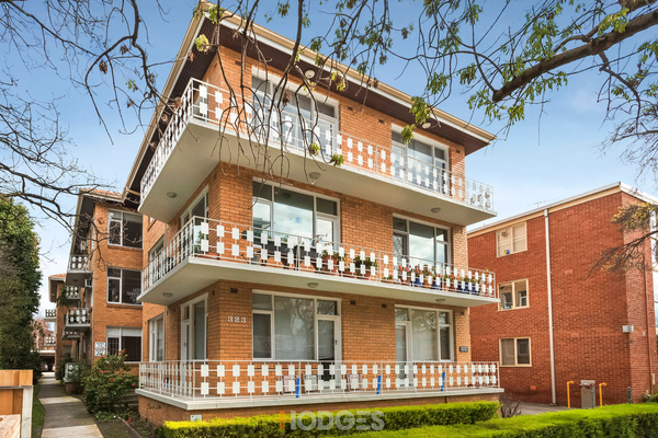 2/323 Orrong Road St Kilda East