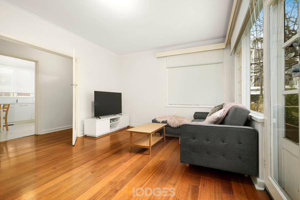 2/323 Orrong Road St Kilda East