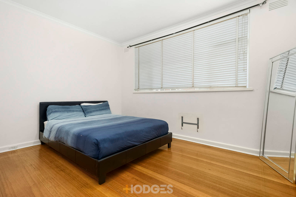2/323 Orrong Road St Kilda East