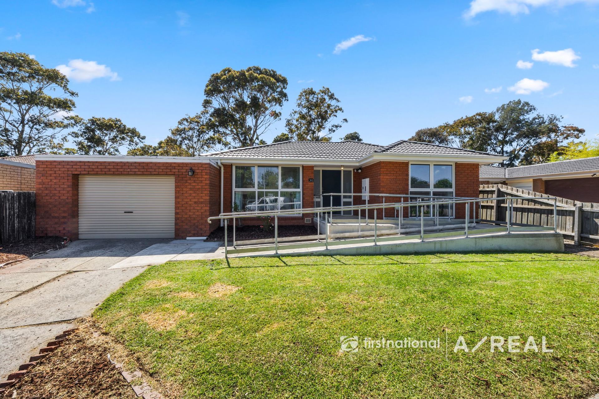 2/36 Coventry Crescent, Mill Park VIC 3082 
