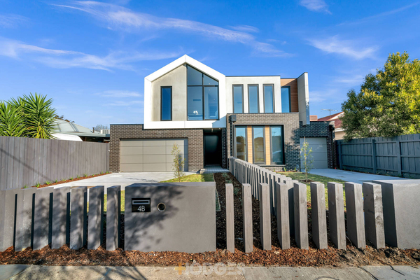 2/4 Mary Avenue Edithvale