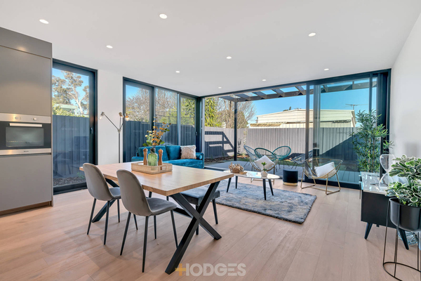 2/4 Mary Avenue Edithvale