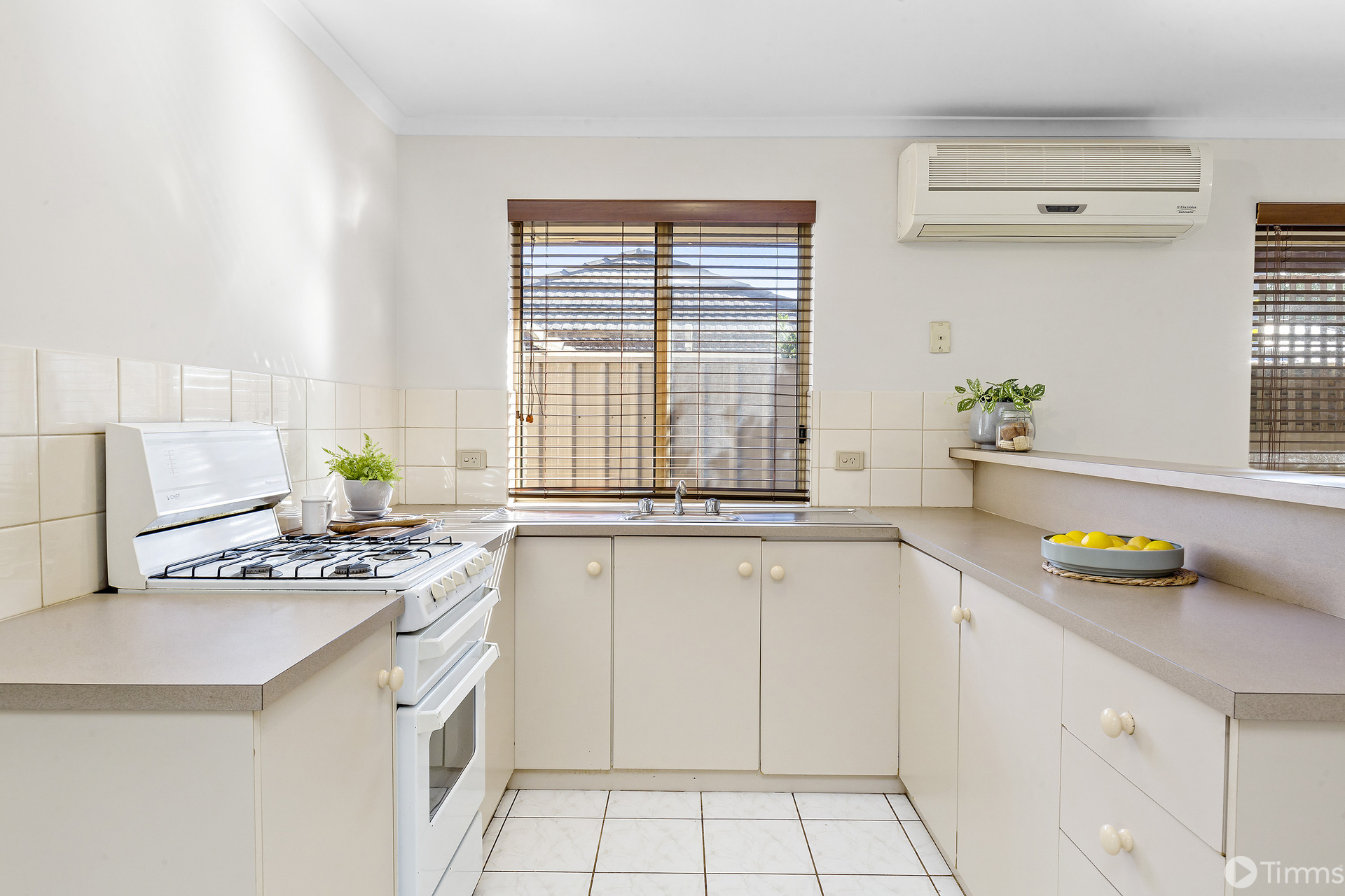 24 Shoalwater Close