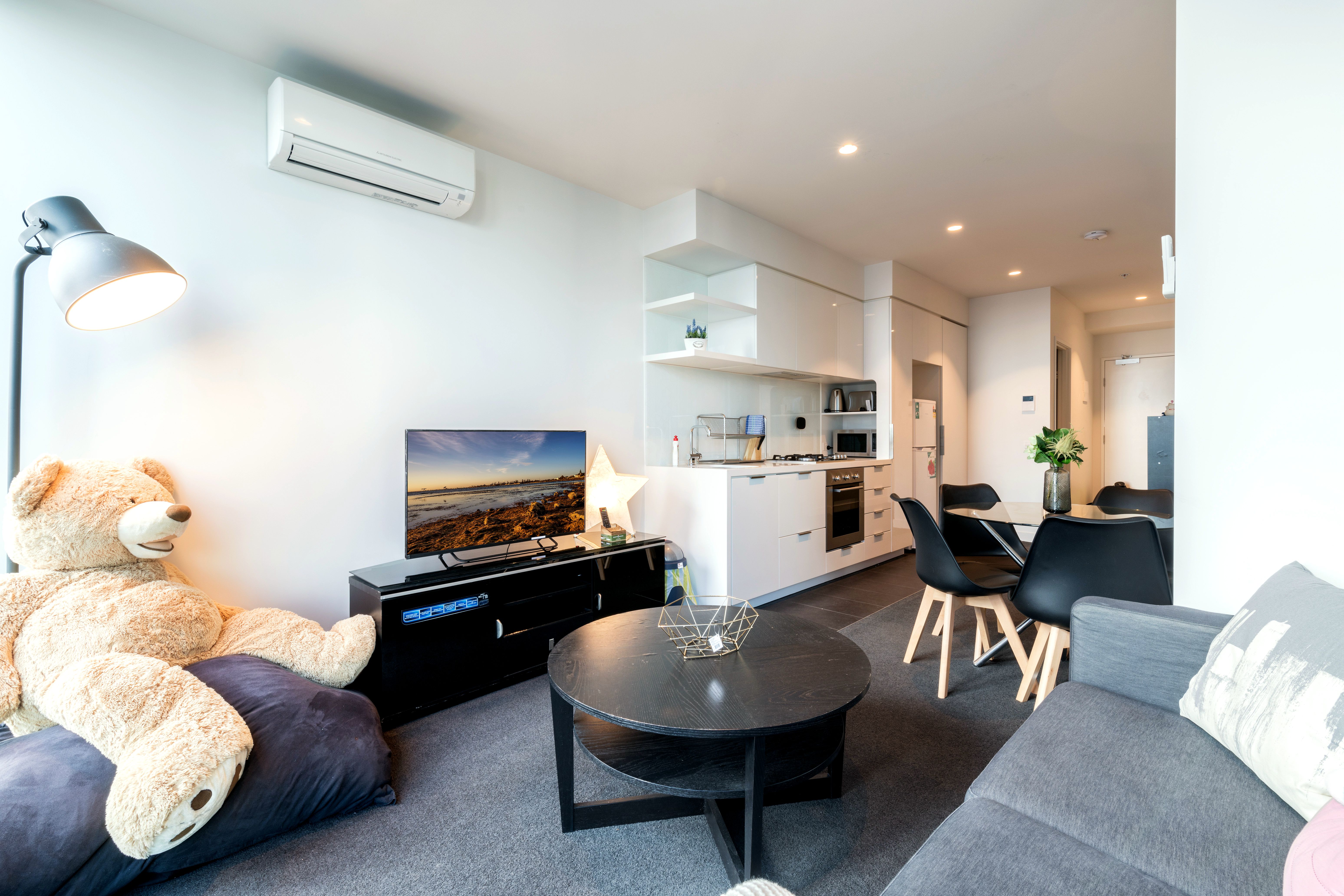 2403/285 La Trobe Street, Melbourne VIC 3000 