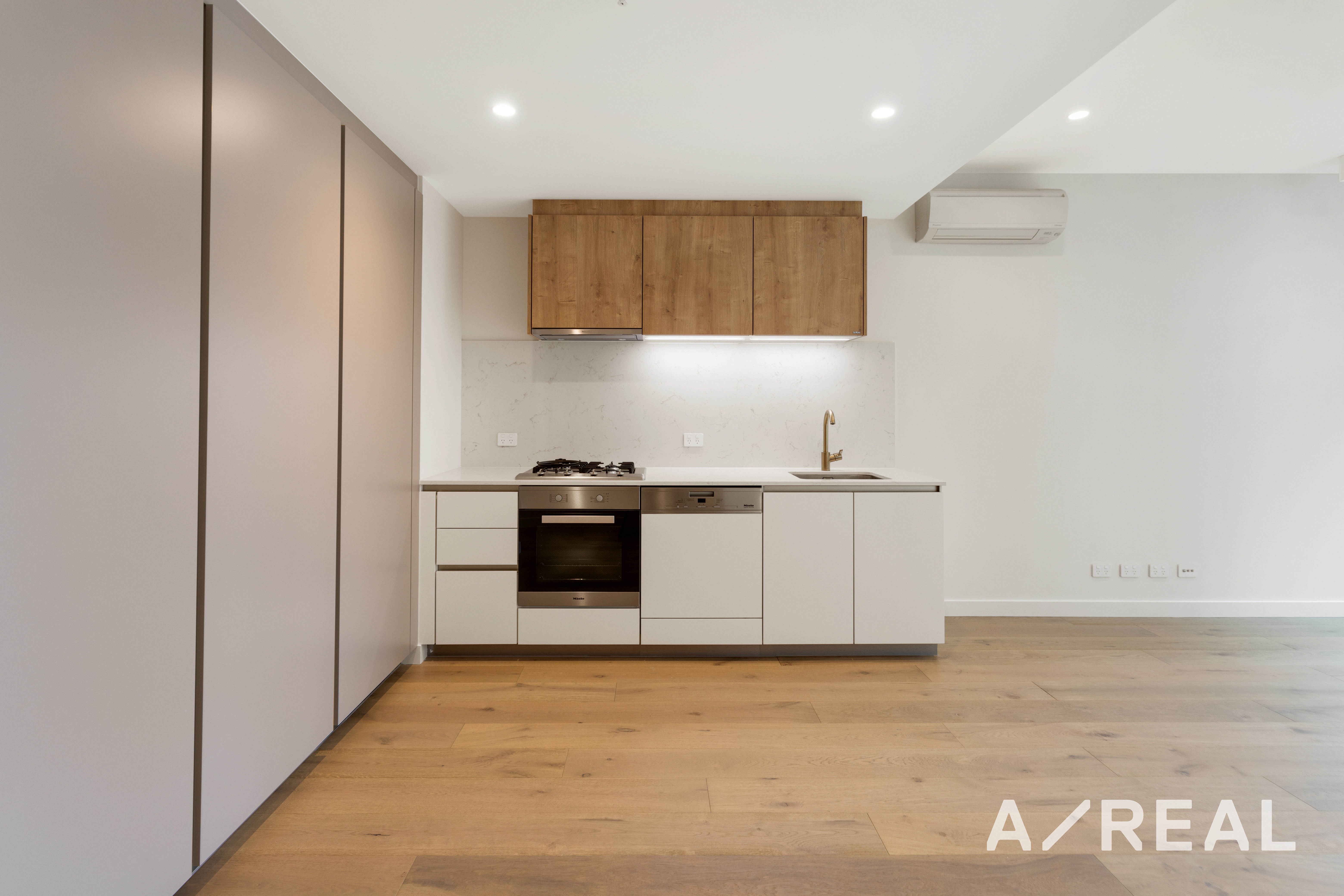 2414/9-23 Mackenzie Street, Melbourne VIC 3000 