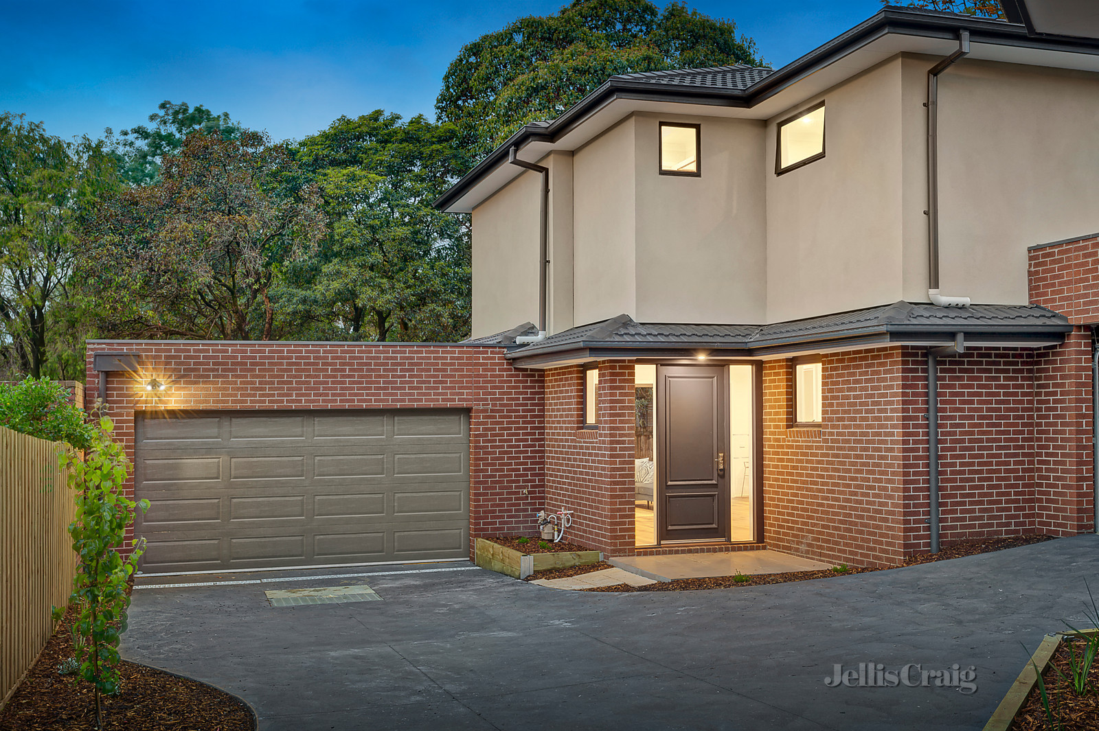 2/443 Waverley Road, Mount Waverley - Print Image 1