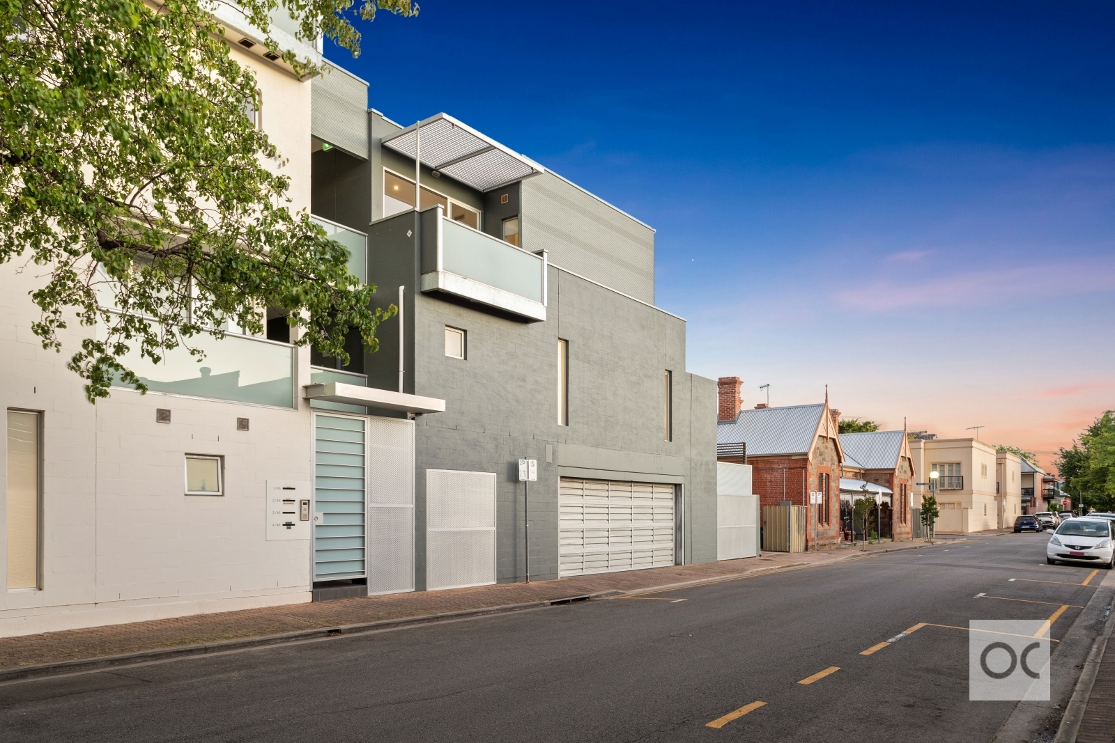 2/46 Cardwell Street