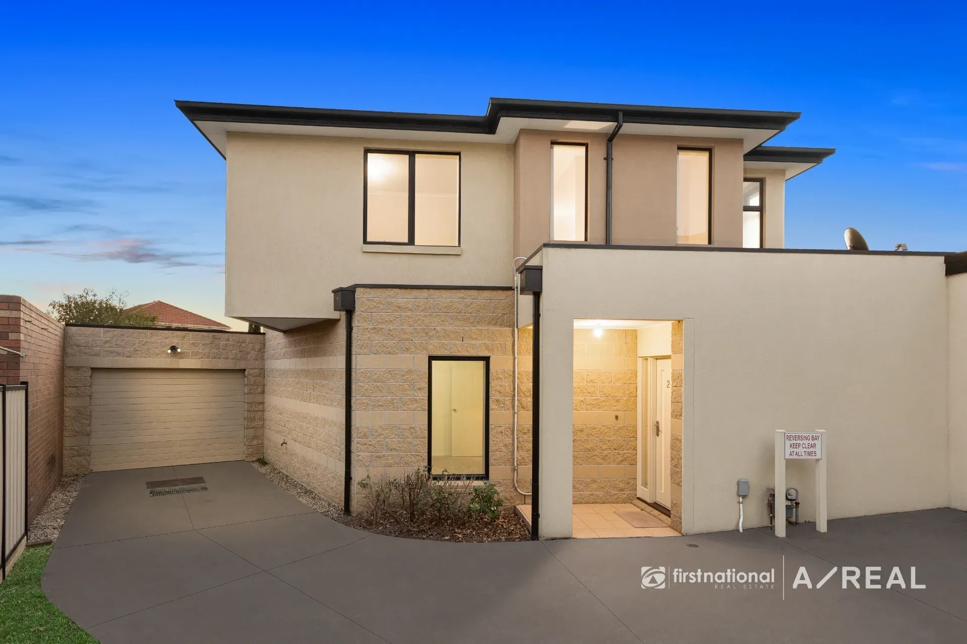 2/5 Barcelona Close, Thomastown VIC 3074 