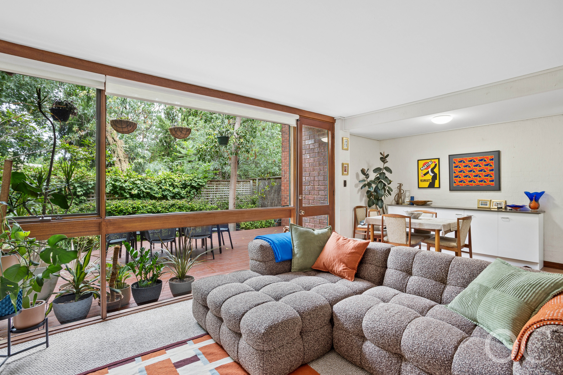 2/5 Roberts Street