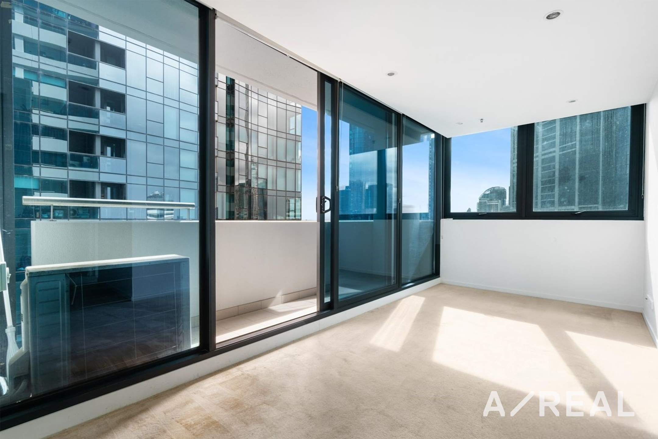 2507/8 Sutherland Street, Melbourne VIC 3000 