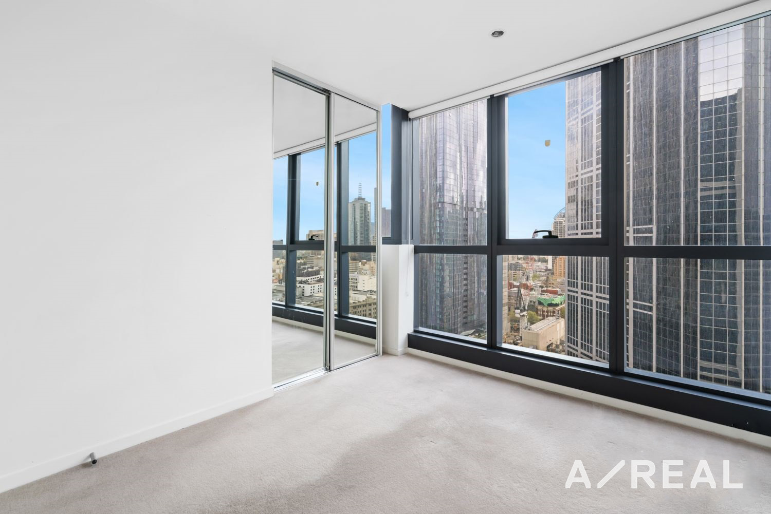 2507/8 Sutherland Street, Melbourne VIC 3000 