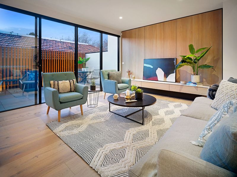 2/61a Tennyson Street, Elwood
- Print Image 1