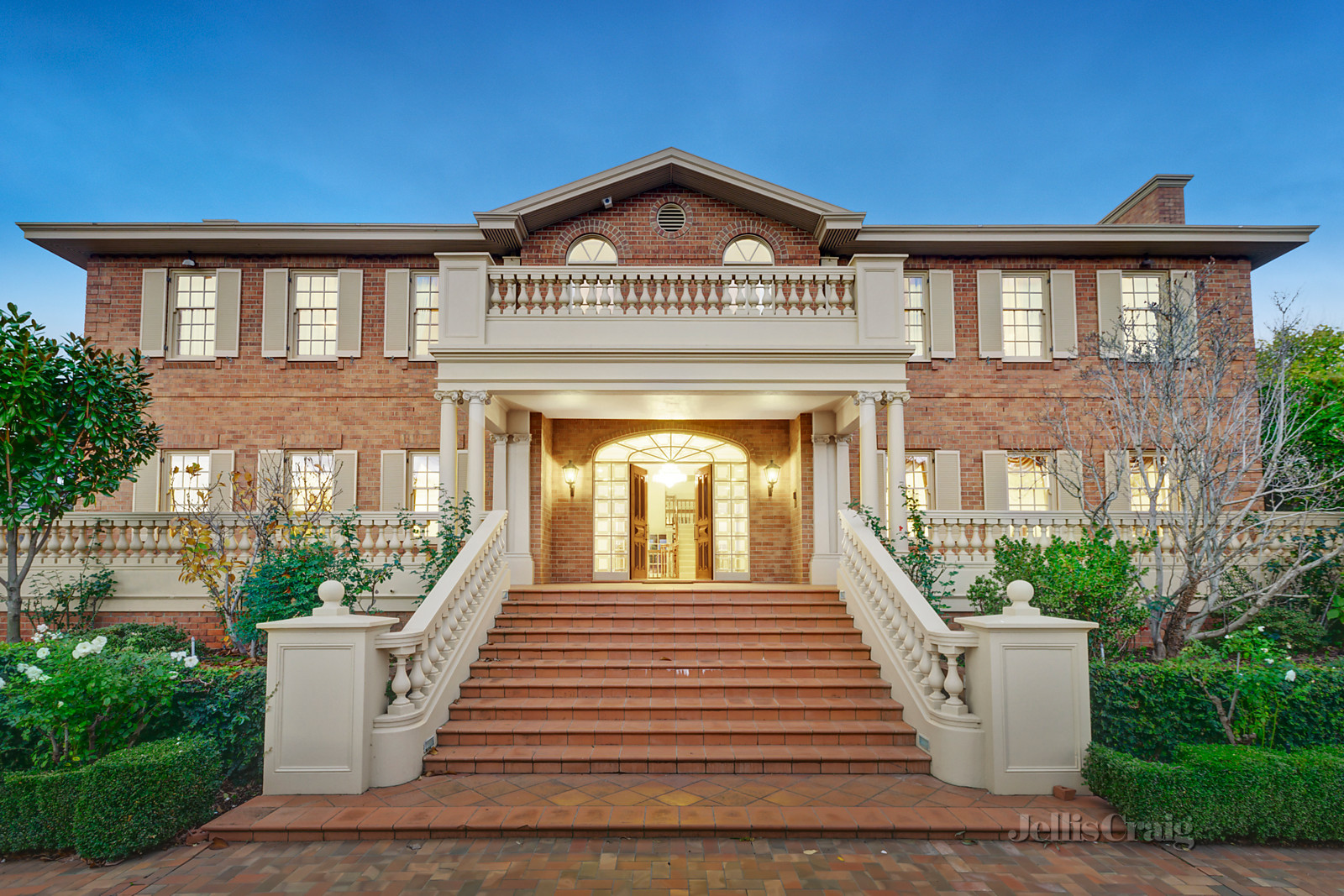 27 Bamfield Close, Templestowe
- Print Image 1