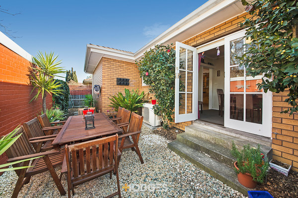 2/7 Hornby Street Brighton East