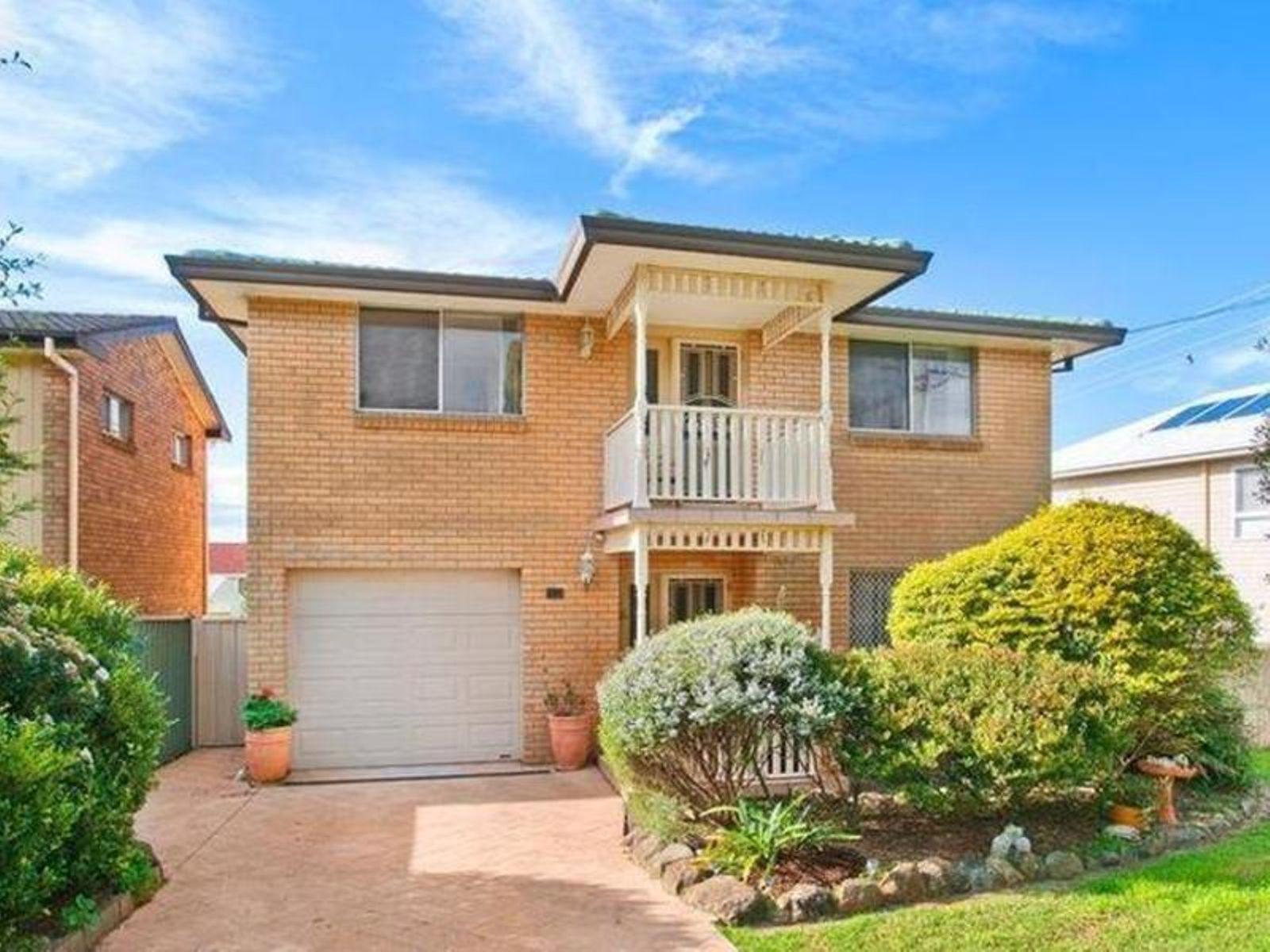 27 Park Avenue, CAVES BEACH NSW 2281 27 Park Avenue, CAVES BEACH NSW 2281
