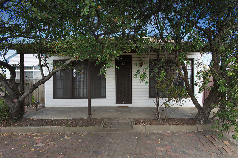 27 Tucker Street, Breakwater