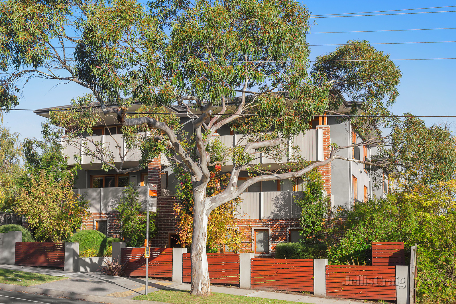 2/70 Hewish Road, Croydon
- Print Image 1