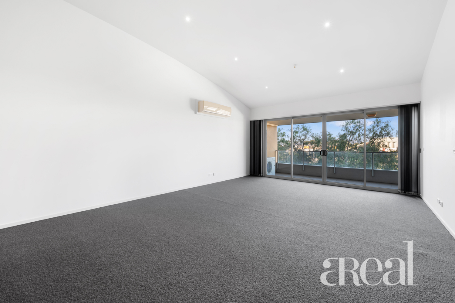 27/2 Saltriver Place, Footscray VIC 3011 
