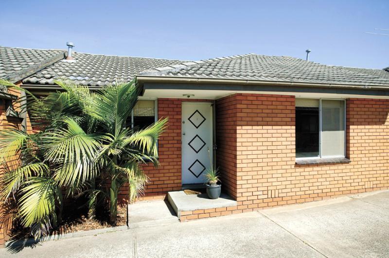 2/73 Darebin Road, Thornbury VIC 3071 