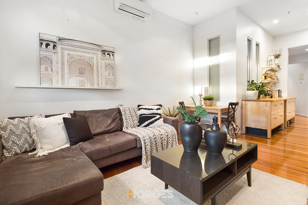 2/79-80 Beach Road Sandringham