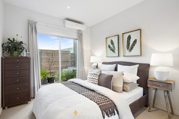 2/79-80 Beach Road Sandringham