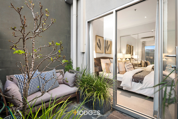 2/79-80 Beach Road Sandringham