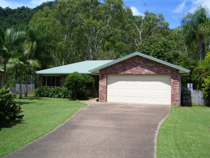 28 Panoramic Court CANNONVALE QLD 4802