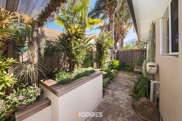 2/8 Woods Avenue Mordialloc