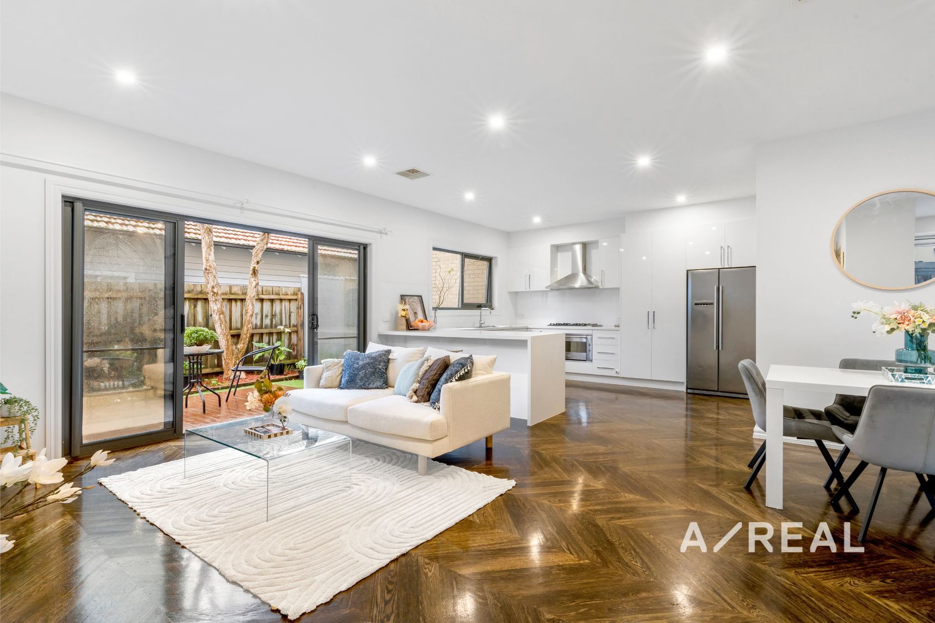 2/82 Severn Street, Box Hill North VIC 3129 
