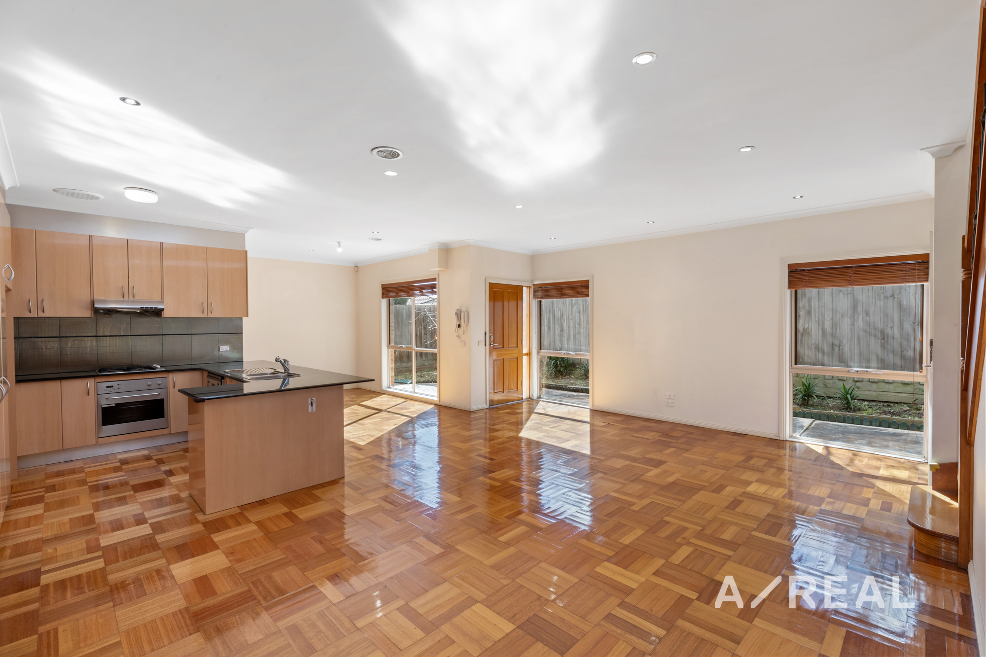 2/87 Willow Bend, Bulleen VIC 3105 