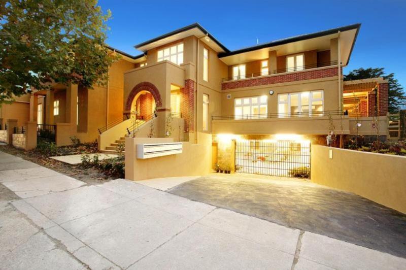 2/903 Riversdale Road, Camberwell VIC 3124 