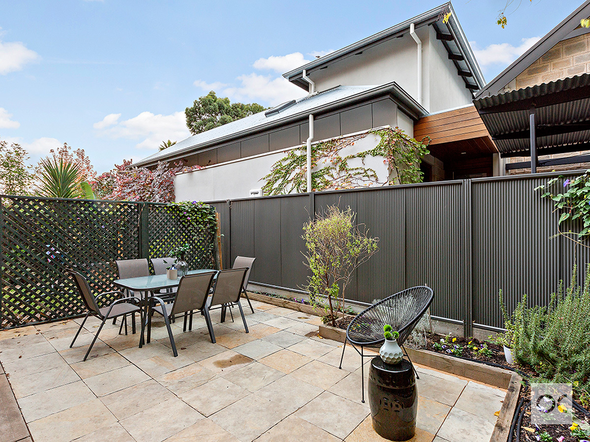 2/92 Robsart Street
