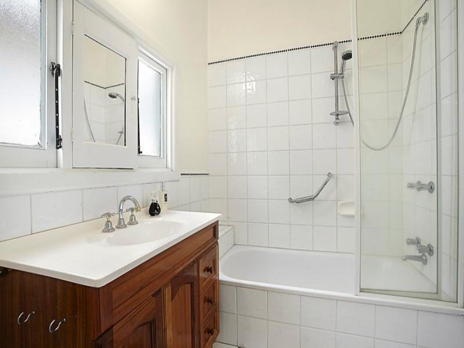 295 pascoe vale road, essendon, vic, 3040 295 pascoe vale road, essendon, vic, 3040
