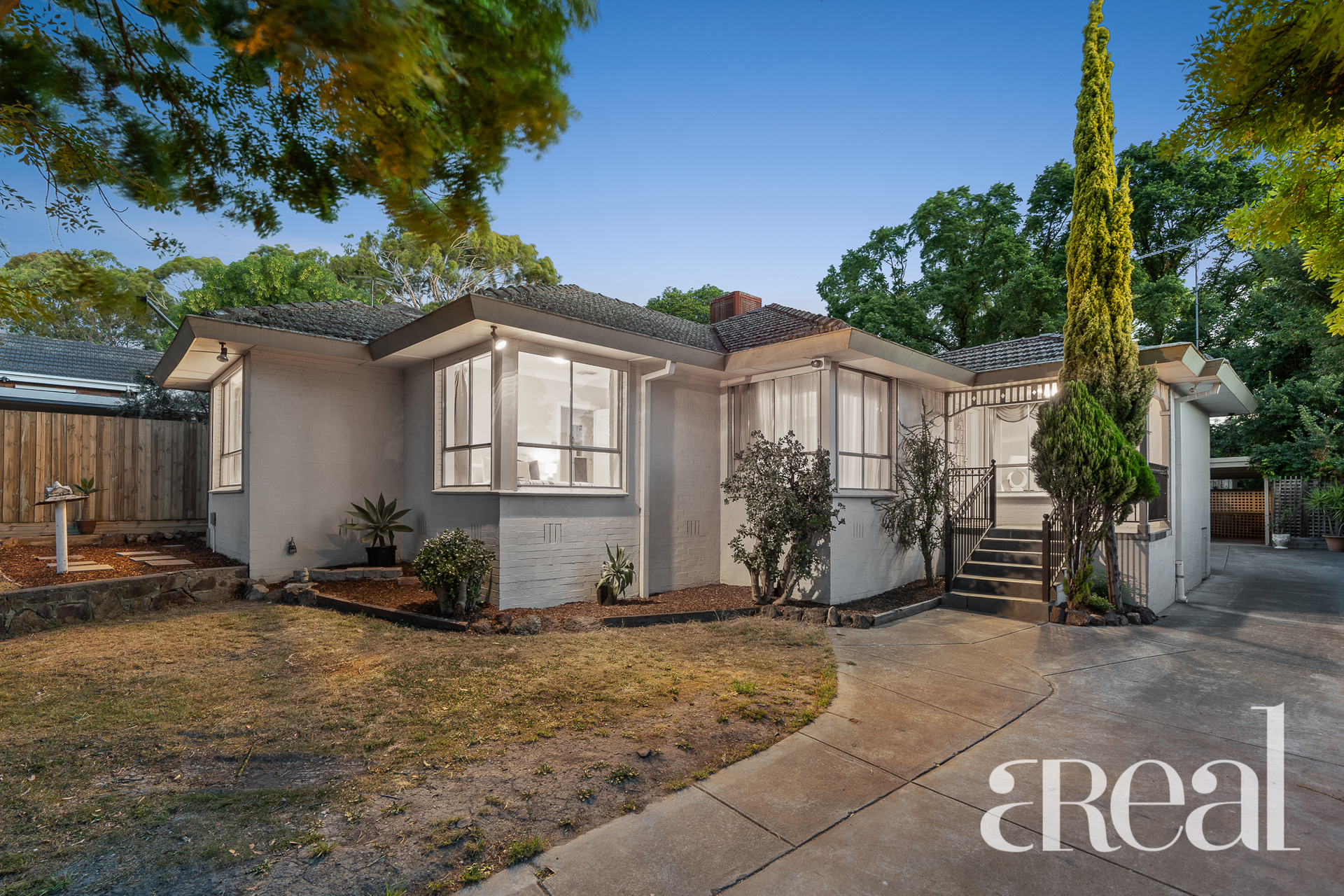 2A Woodhouse Grove, Box Hill North VIC 3129 