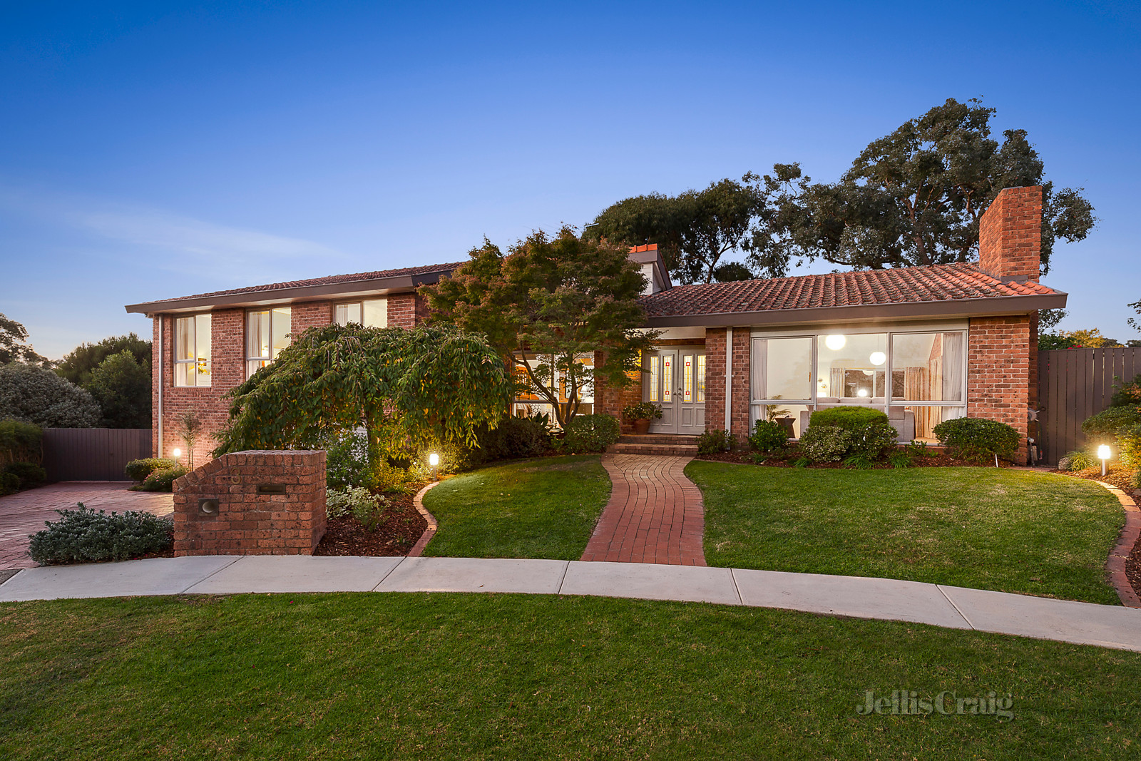3 Burns Court, Eltham North
- Print Image 1