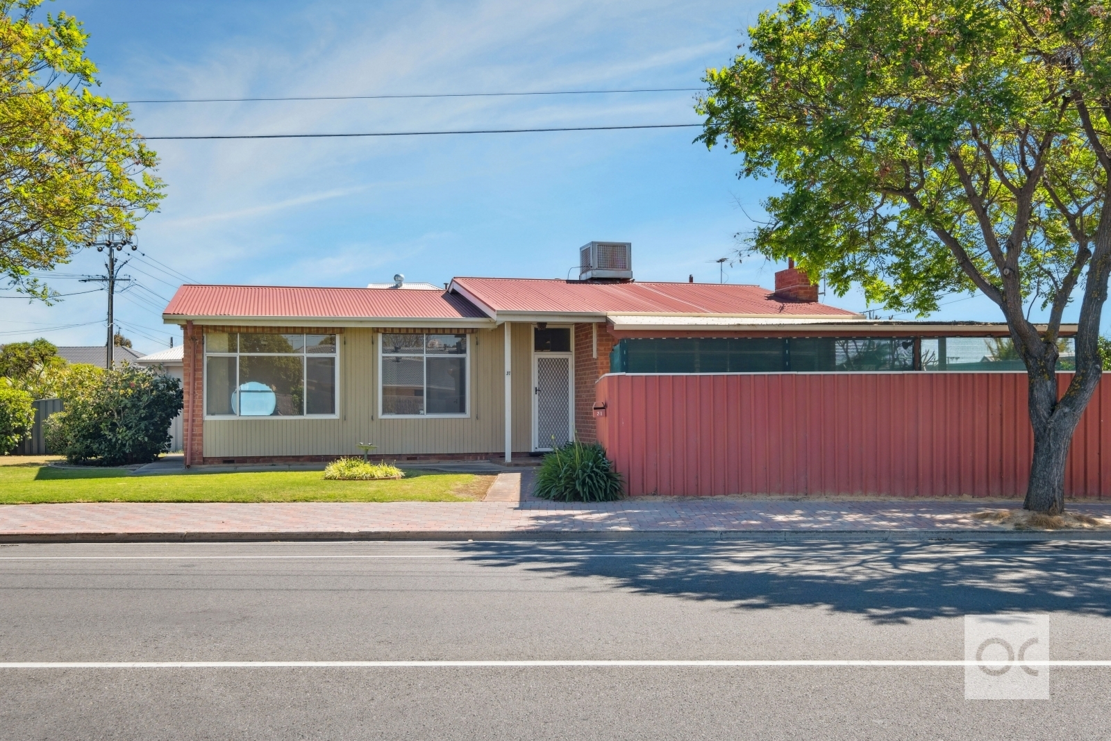 31 Pine Avenue