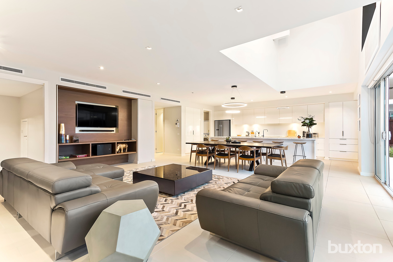 31/15 Beach Road, Hampton