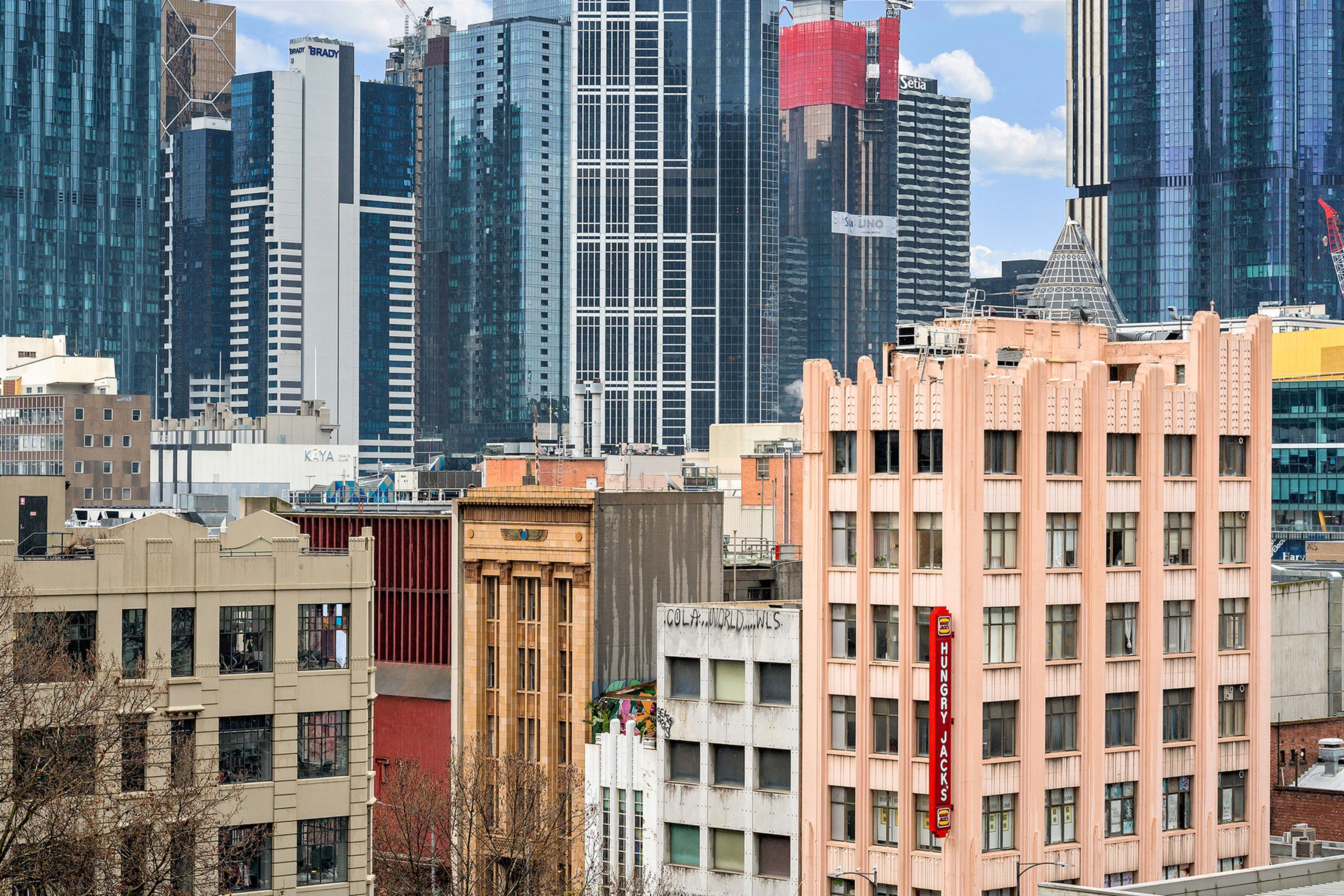 https://images.listonce.com.au/listings/313140-little-collins-street-melbourne-vic-3000/200/01774200_floorplan_02.gif?EFM2_jF0t9U