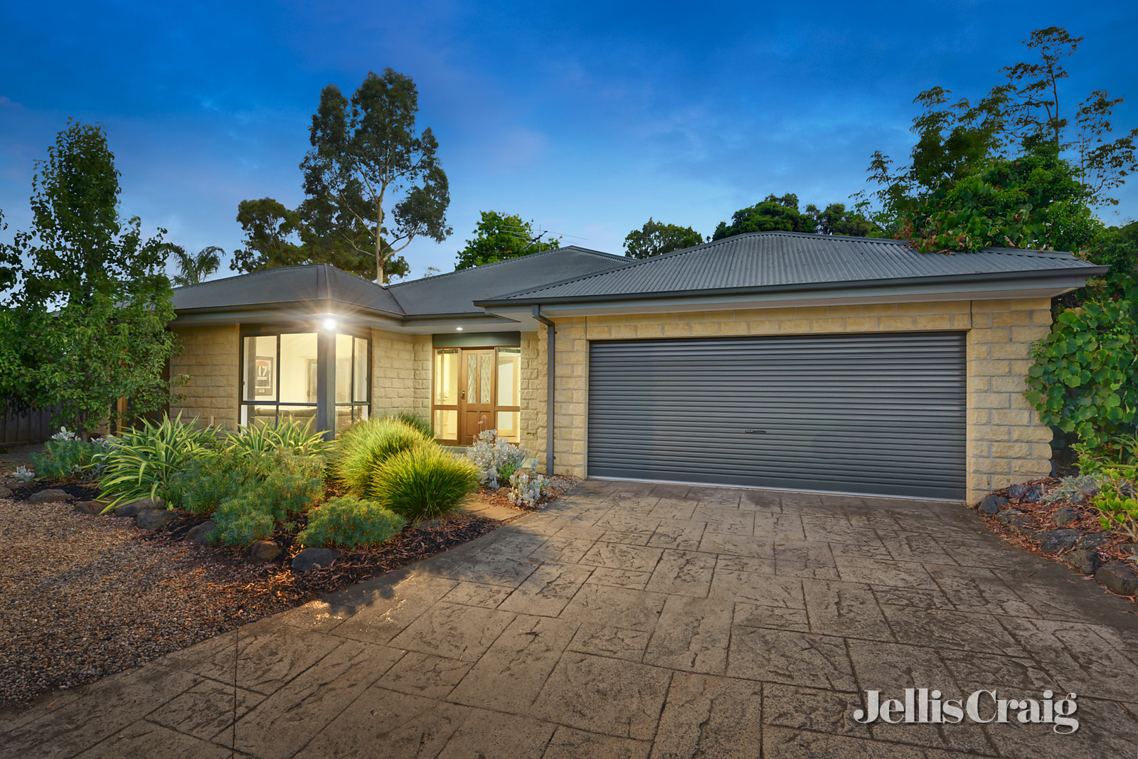 3/2 Heathwood Street, Ringwood East
- Print Image 1