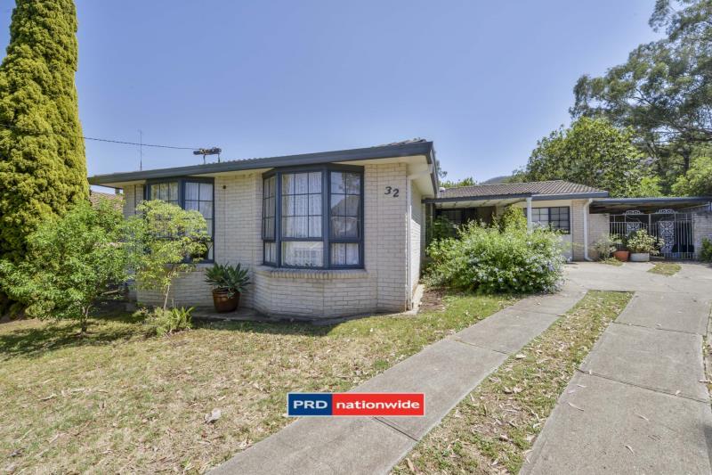 32 Lancaster Avenue TAMWORTH NSW 2340
