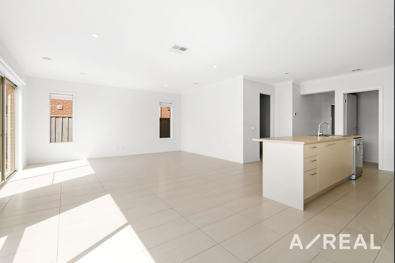 329 Saltwater Promenade, Point Cook VIC 3030 