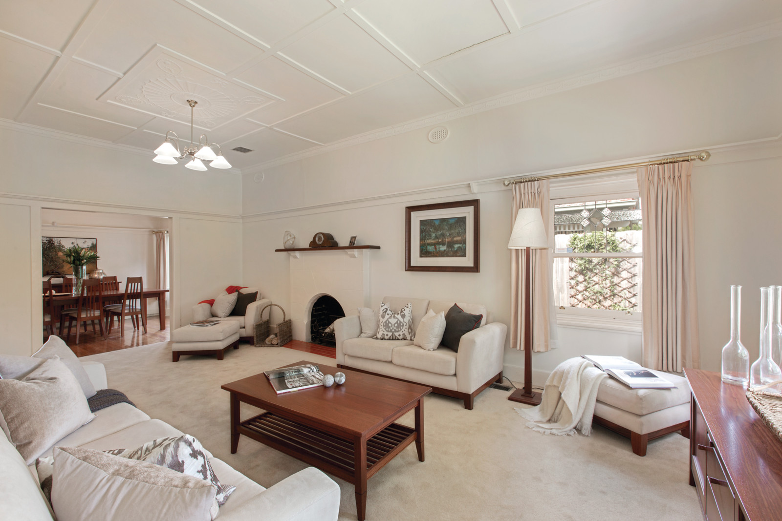 33 Dillon Grove Glen Iris Marshall White