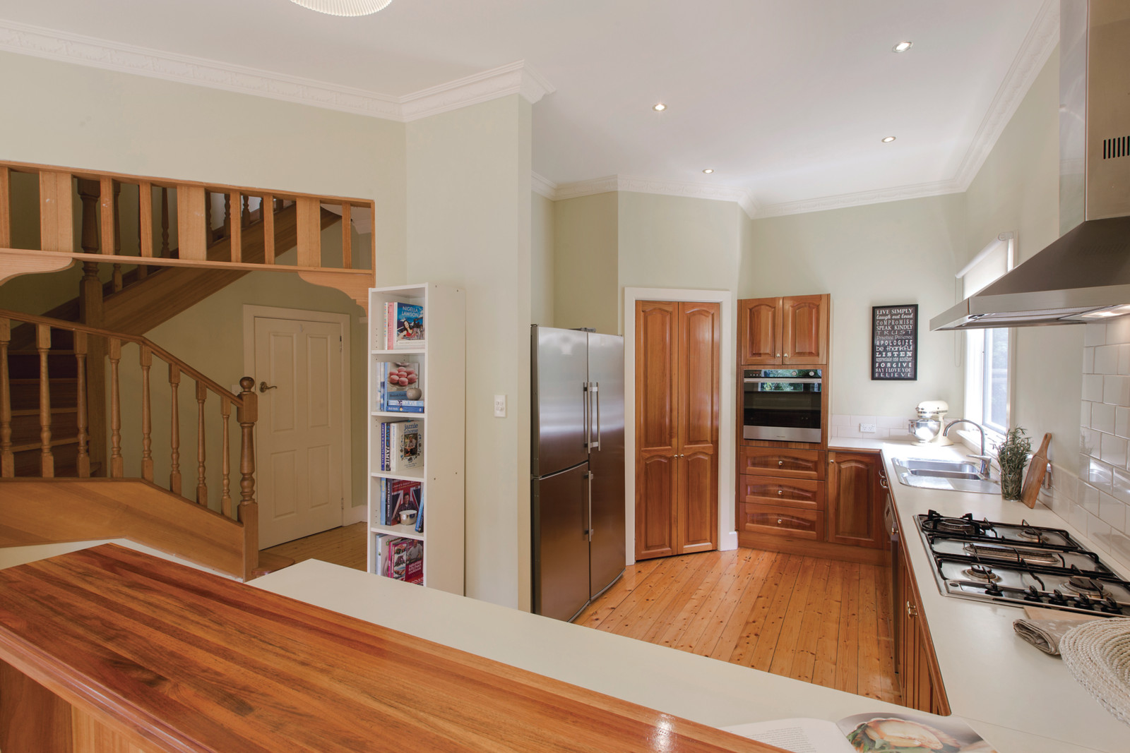 33 Dillon Grove Glen Iris Marshall White