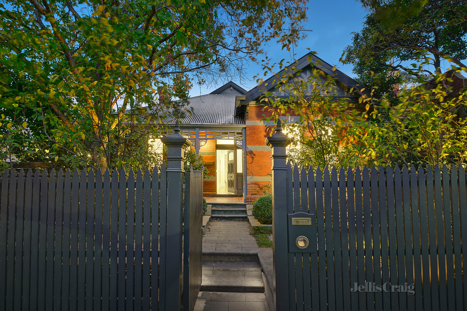33 Motherwell Street, South Yarra
- Print Image 1