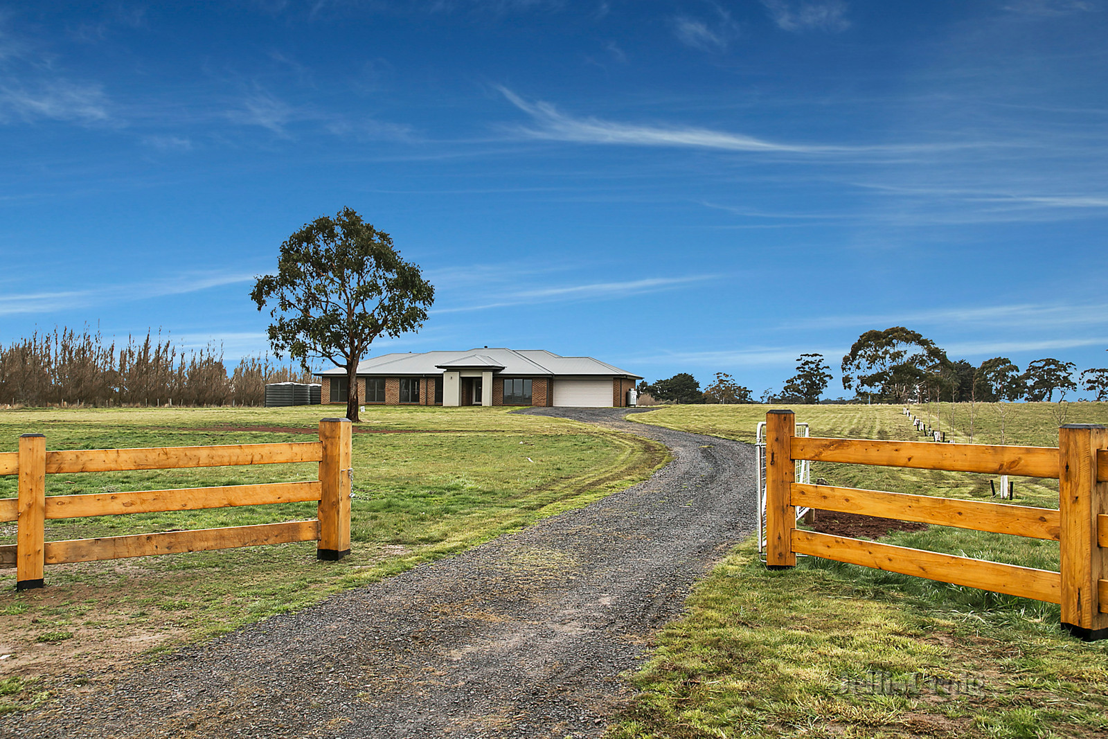 339 James Lane Trentham East Vic 3458 Jellis Craig
