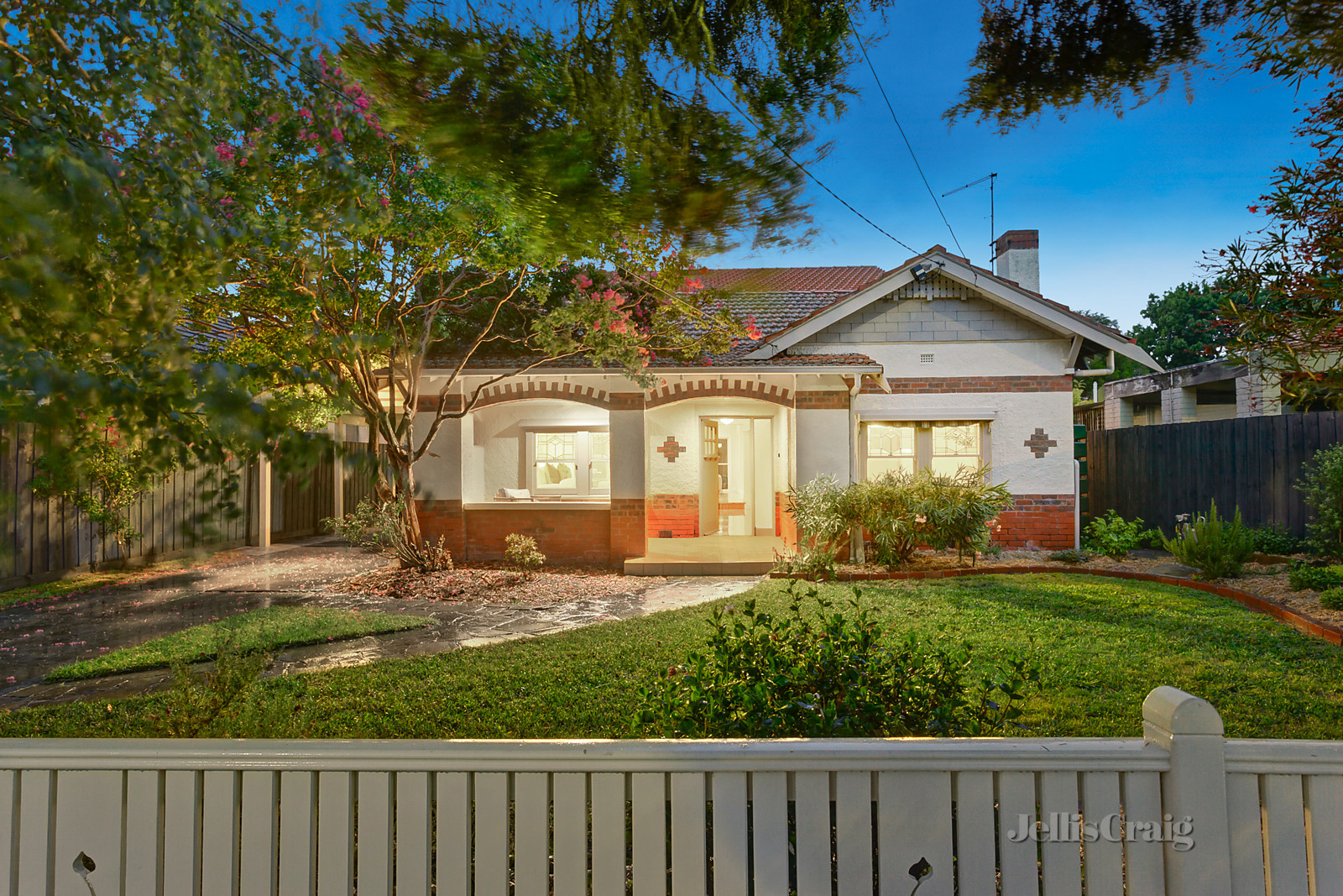 34 Sunnyside Grove, Bentleigh - Print Image 1