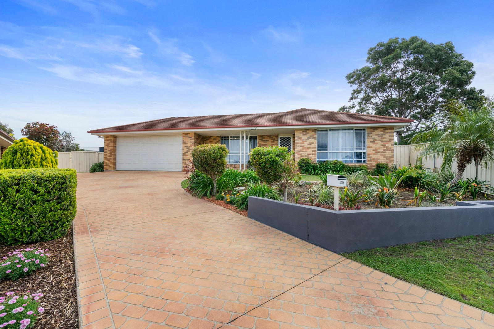 35 Bracken Close, CAMERON PARK NSW 2285