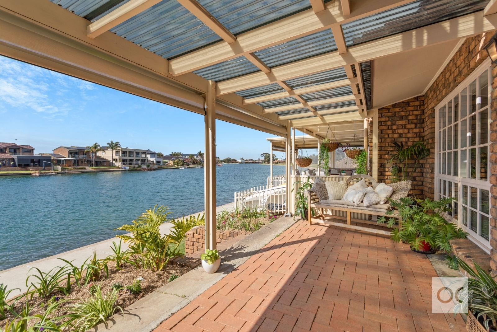 3/5 Redsails Court