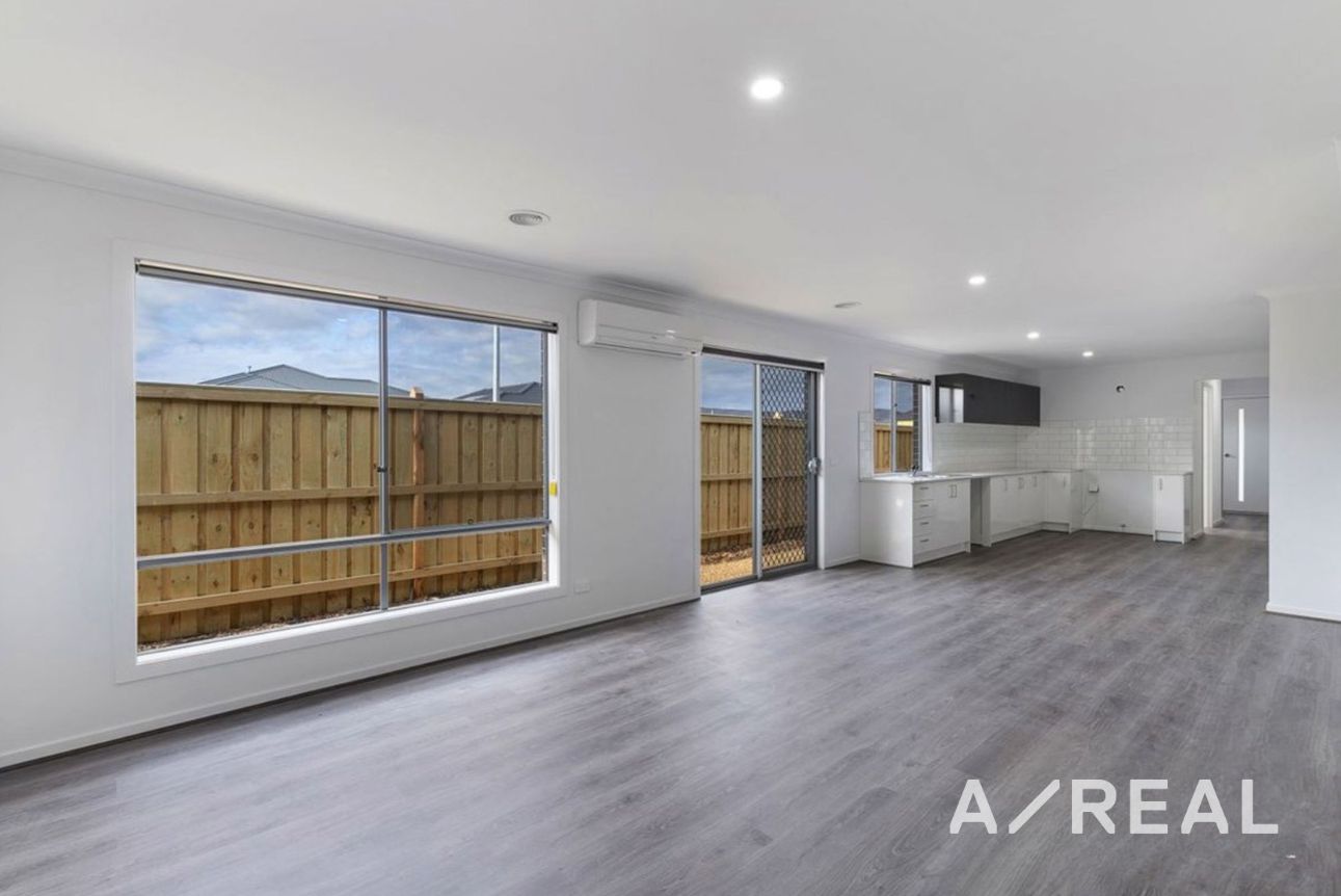 35 Tara Boulevard, Officer VIC 3809 