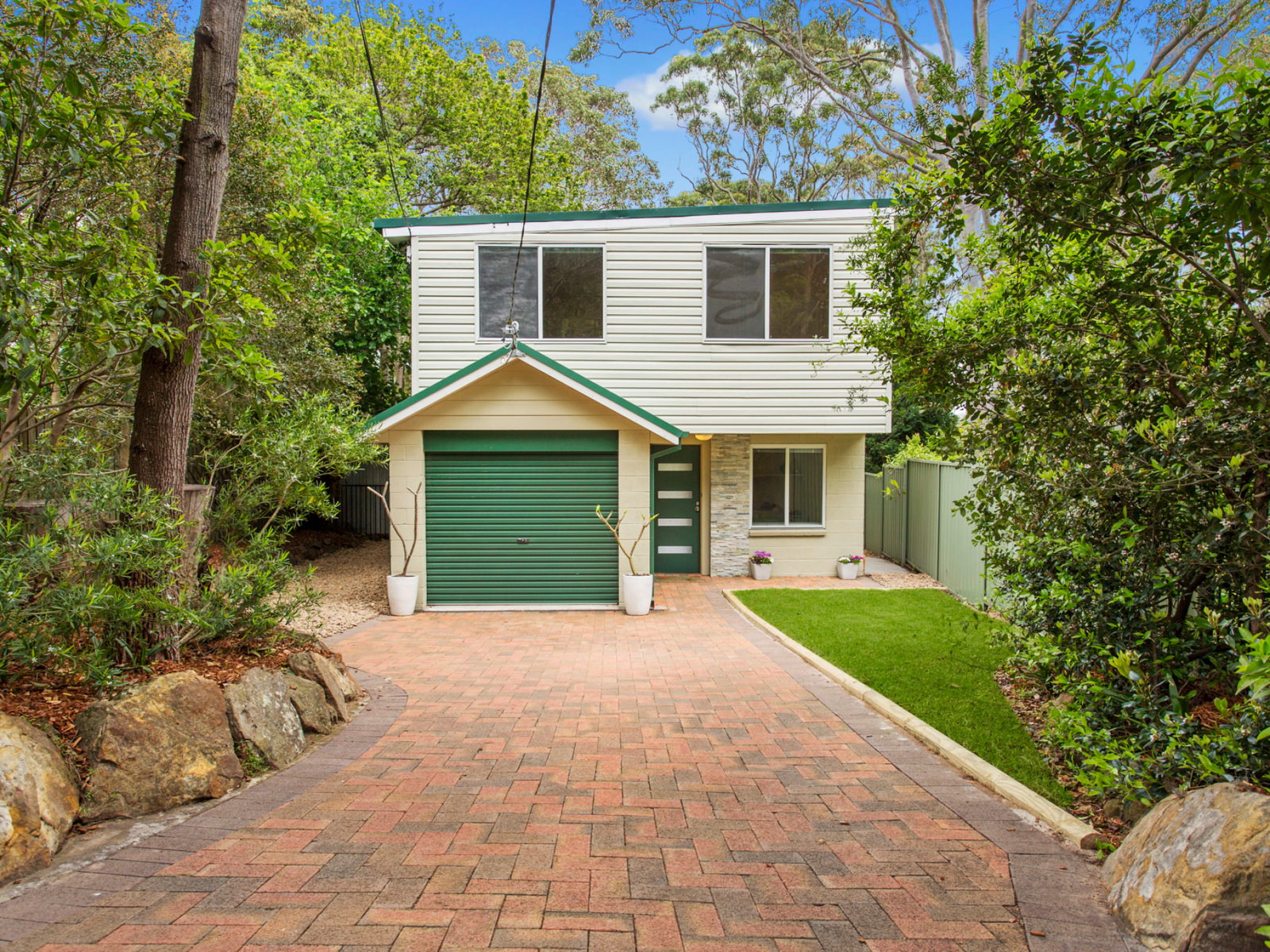 38 Meredith Avenue, Hornsby Heights NSW 2077 38 Meredith Avenue, Hornsby Heights NSW 2077